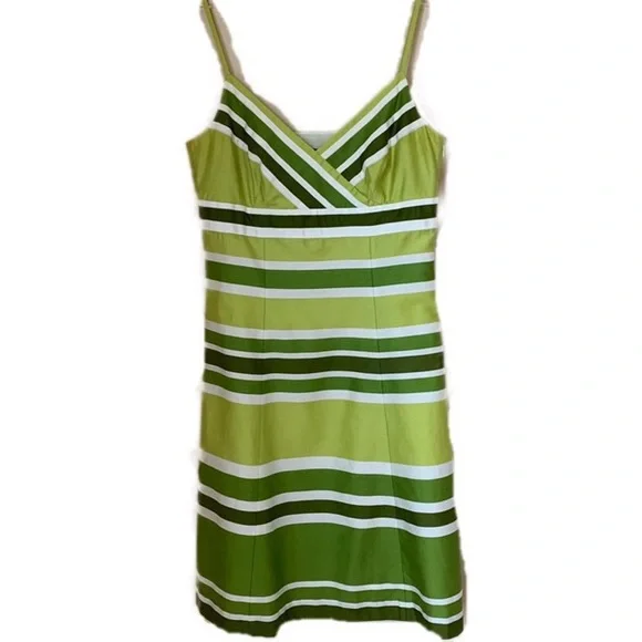 ann taylor green and white dress Ann Taylor Green And White Flower Print Silk Dress Size 4